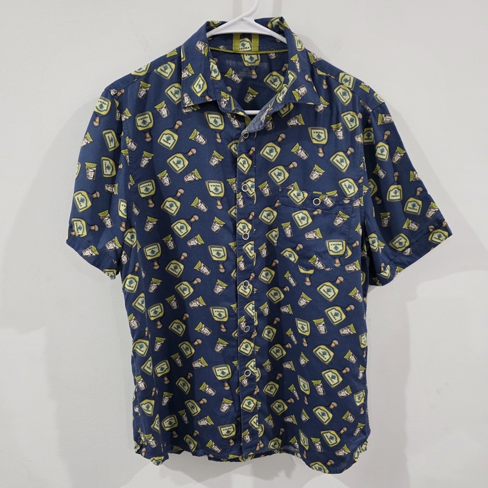 Age Of Wisdom Mens Button Up Tequila Graphic Shirt‎ Size Small Drinks Hawaiian